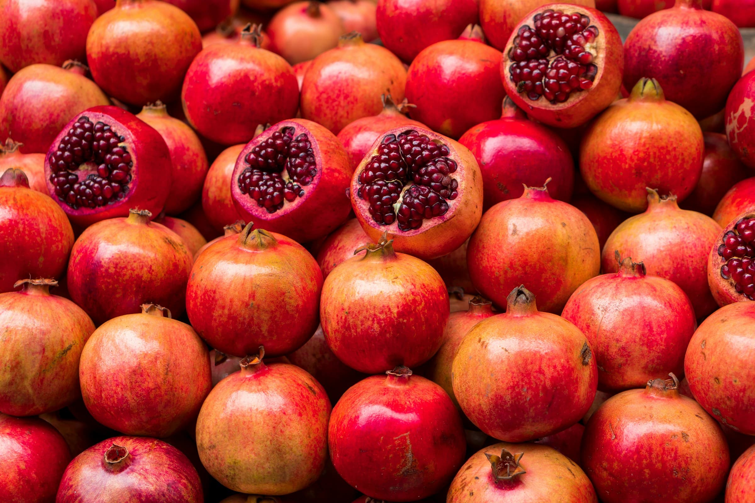 Premium Fresh Pomegranate Exporter & Supplier